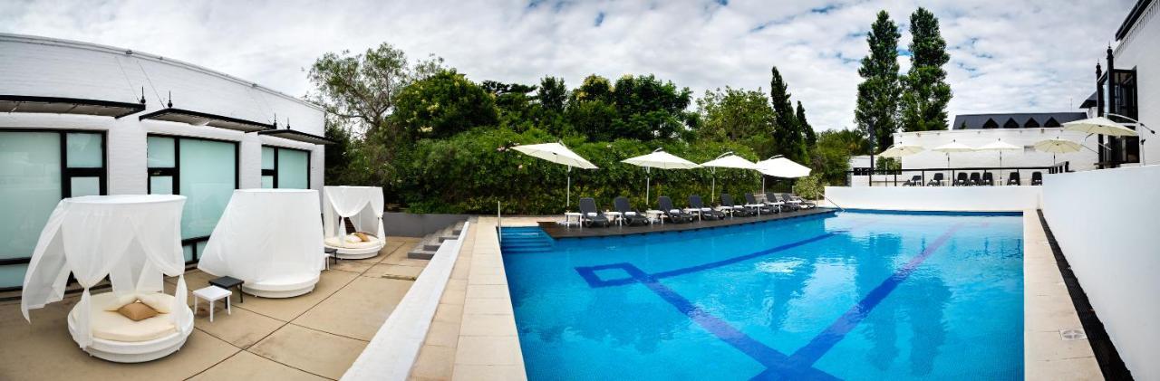 Spa Hotel La Reserve Colonia Del Sacramento Exterior foto The swimming pool at the hotel