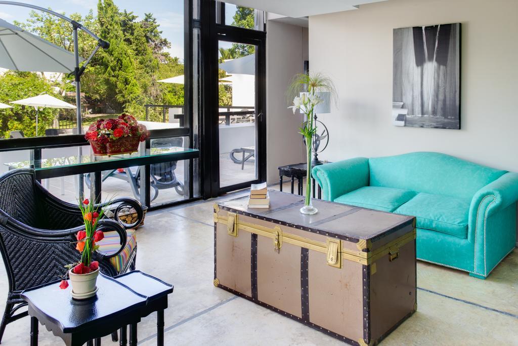Spa Hotel La Reserve Colonia Del Sacramento Exterior foto The lobby of the hotel
