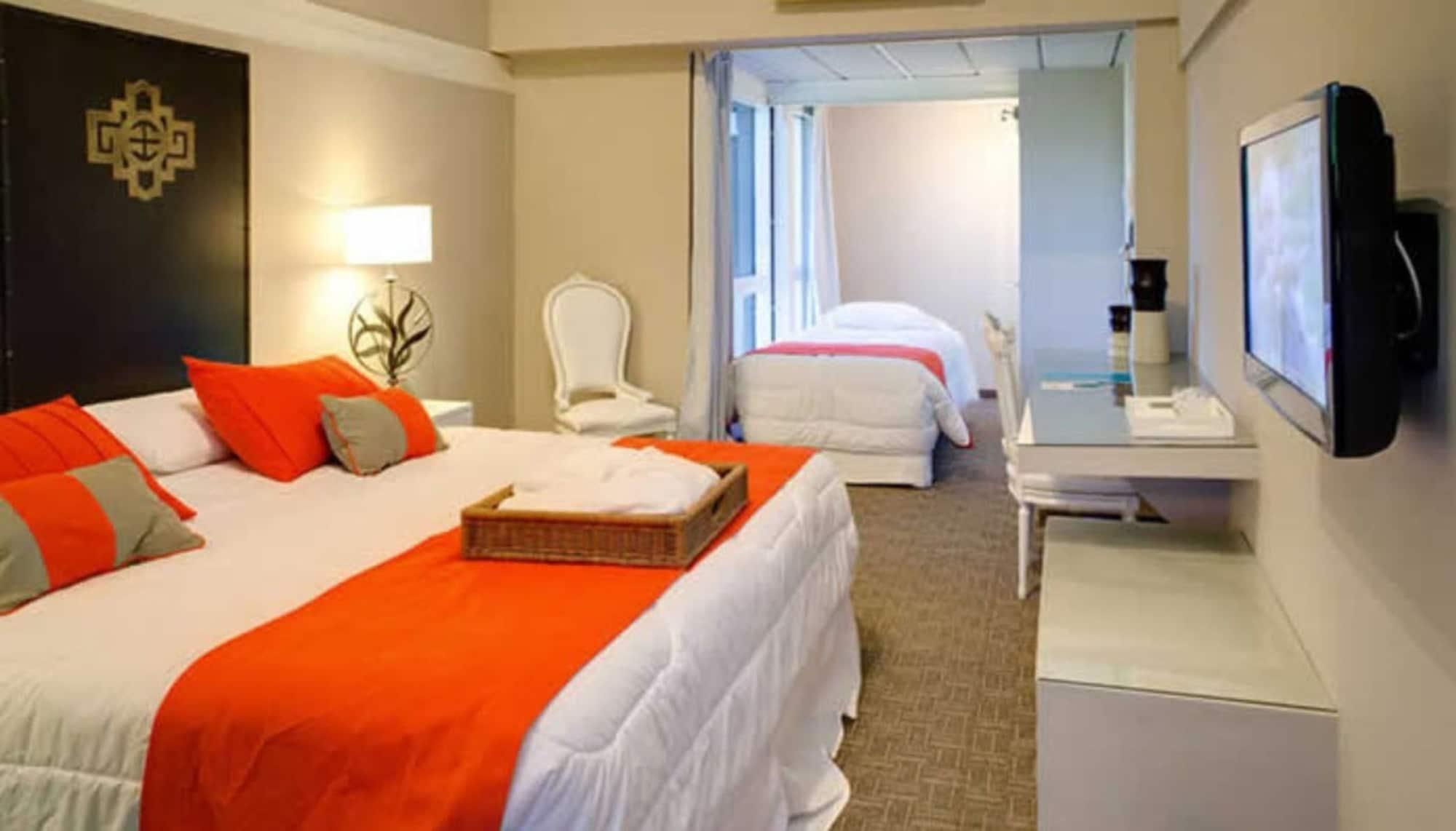 Spa Hotel La Reserve Colonia Del Sacramento Exterior foto A room at the Hotel Indigo