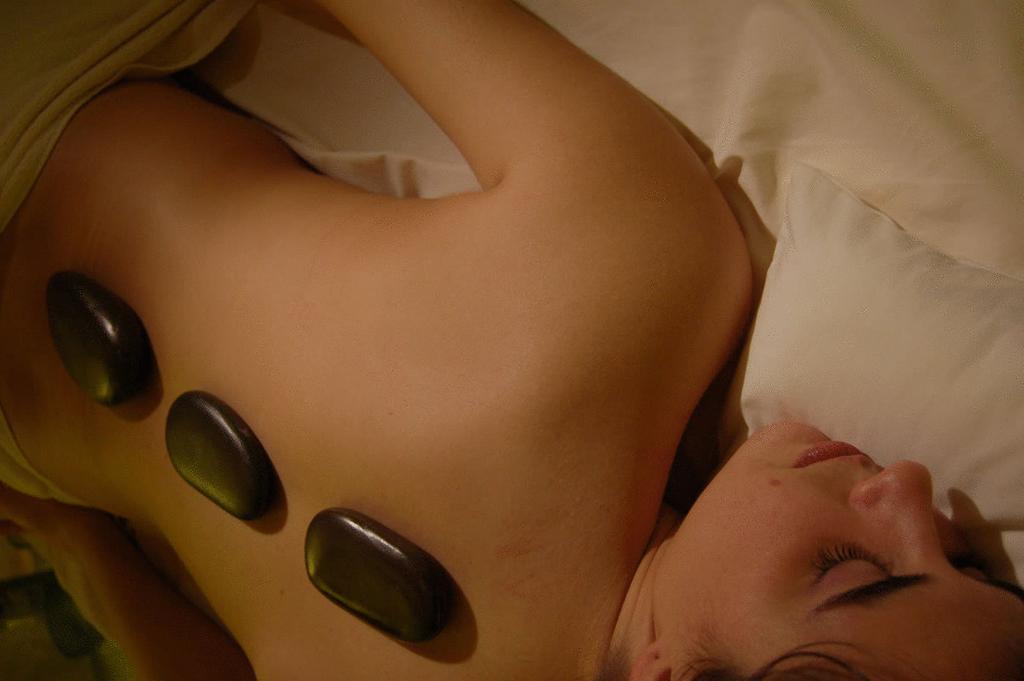 Spa Hotel La Reserve Colonia Del Sacramento Exterior foto Hot stone massage
